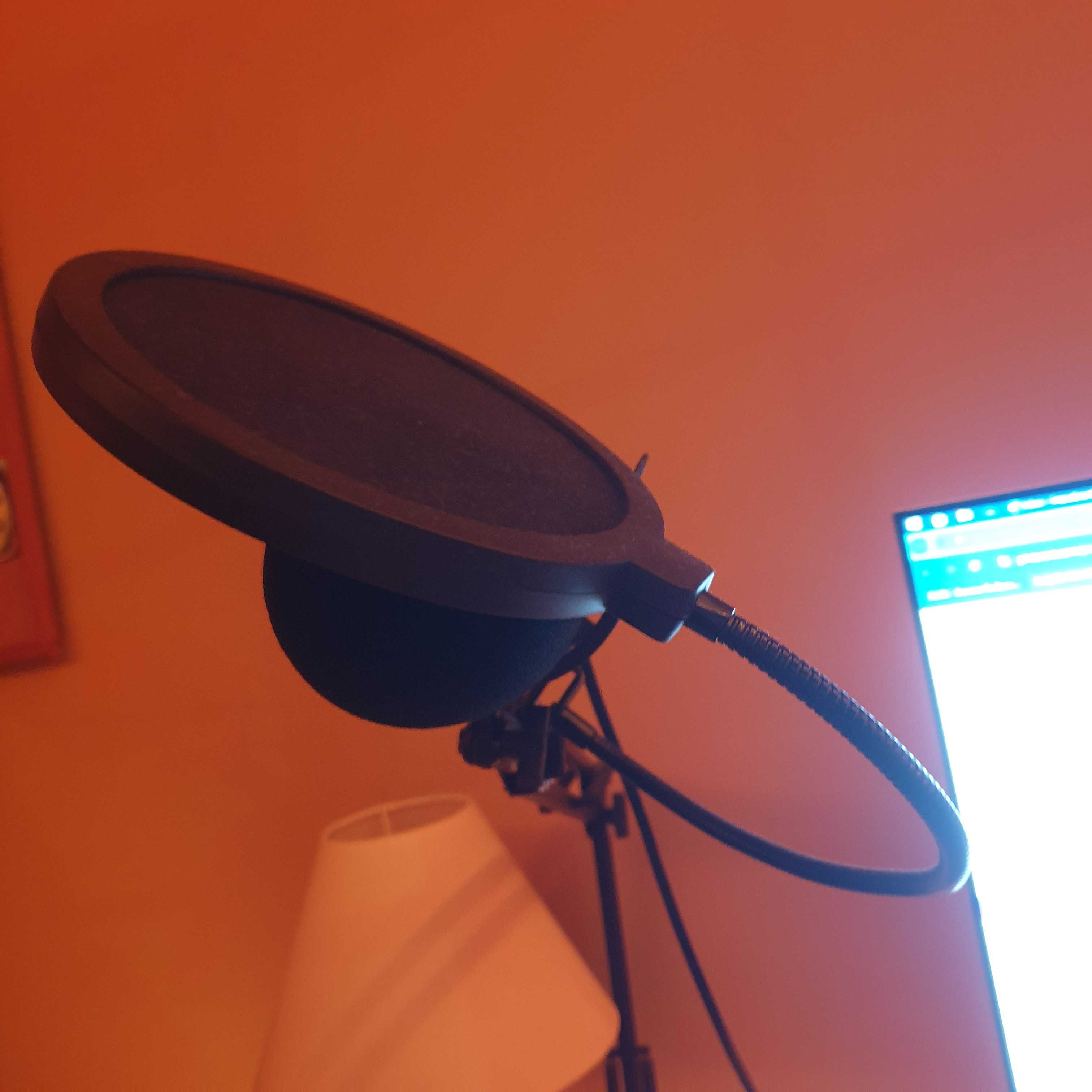 Microfone desktop com "pop-filter" - vendo urgente 30€
