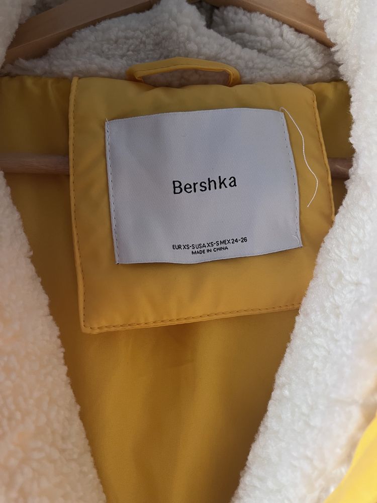 Casaco Bershka Novo