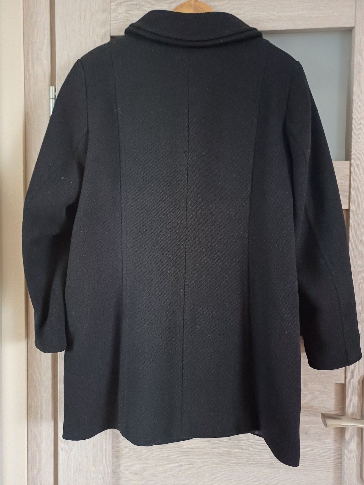 Czarny wełniany płaszczyk kurtka 44