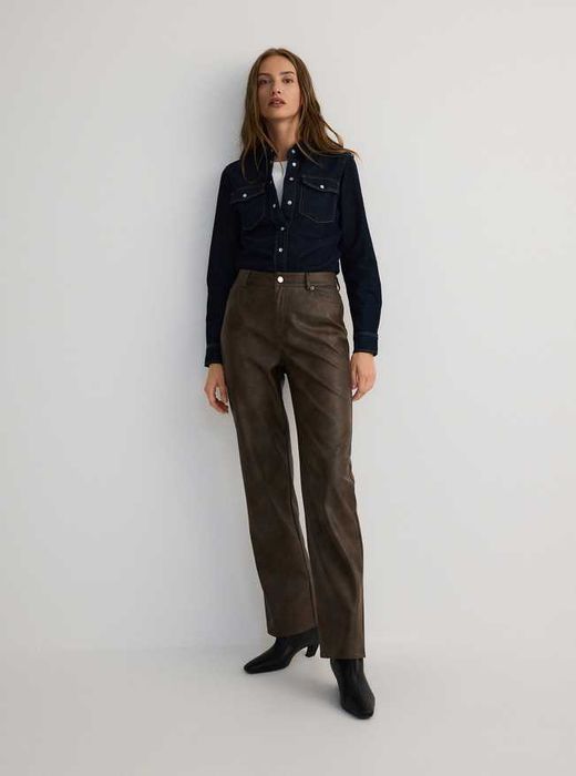 Коричневые черные кожаные брюки прямые женские осенние зимние reserved