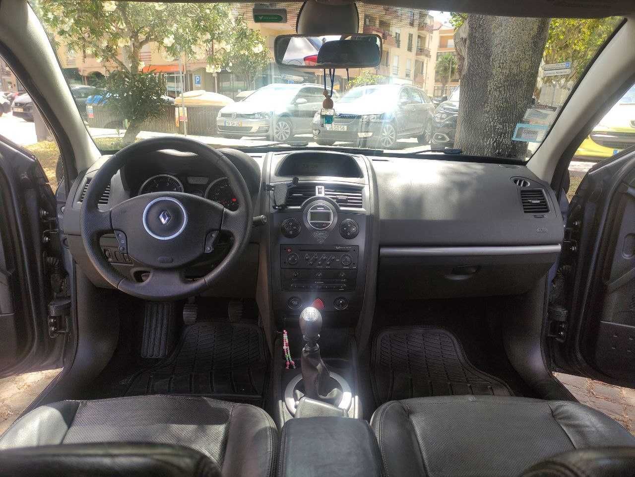 Renault Megane 1.5 Dci com garantia 10 meses.