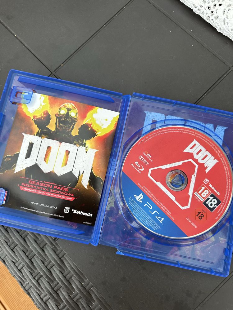 Doom gra Ps4 polecam