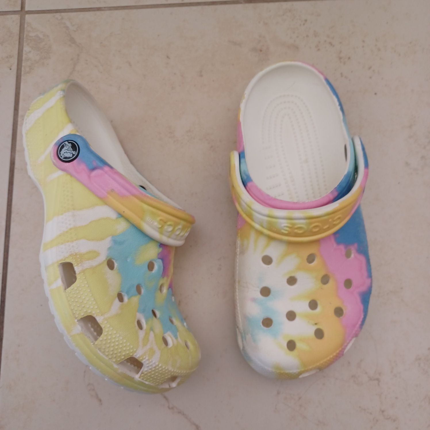 Crocsy oryginalne tęczowe 5/7