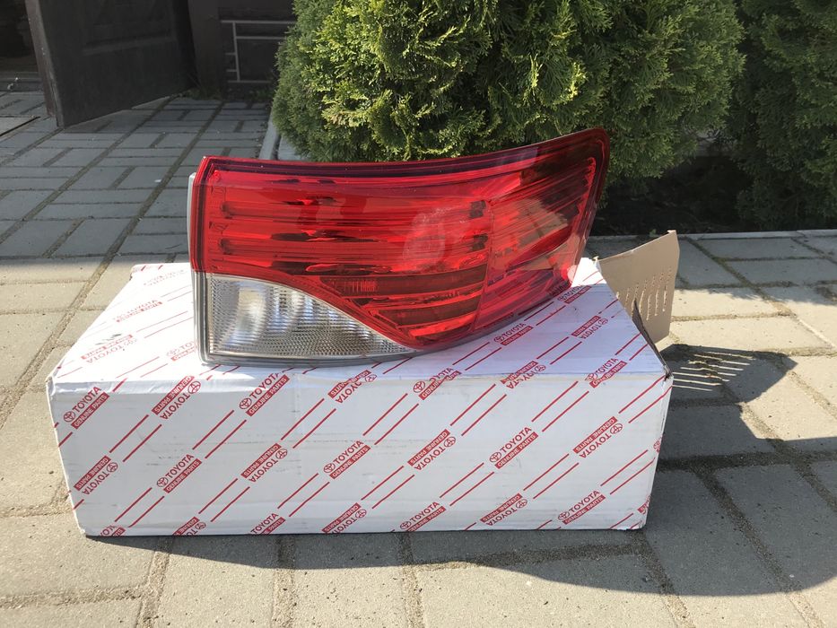 Разборка Авенсіс 2.0 d T27