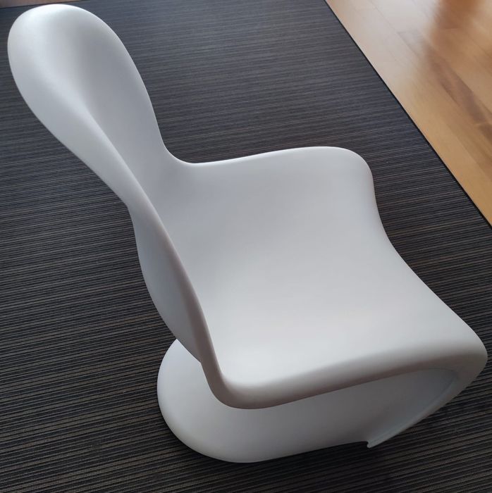 Cadeira inspiração Panton design chair como nova