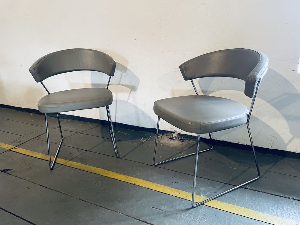 Komplet skórzanych krzeseł włoskiej marki CALLIGARIS model NEW YORK