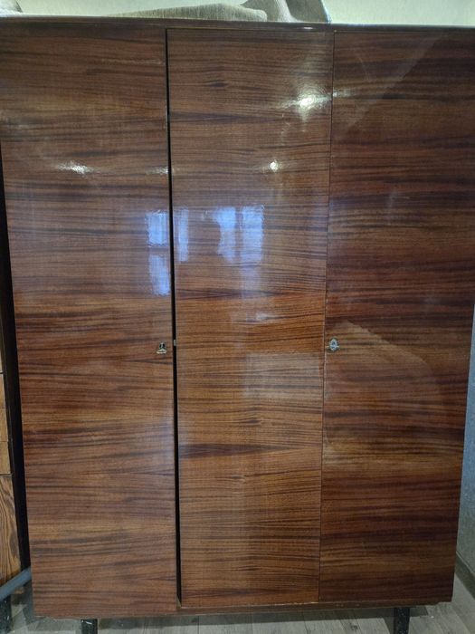 Продається вживана шафа