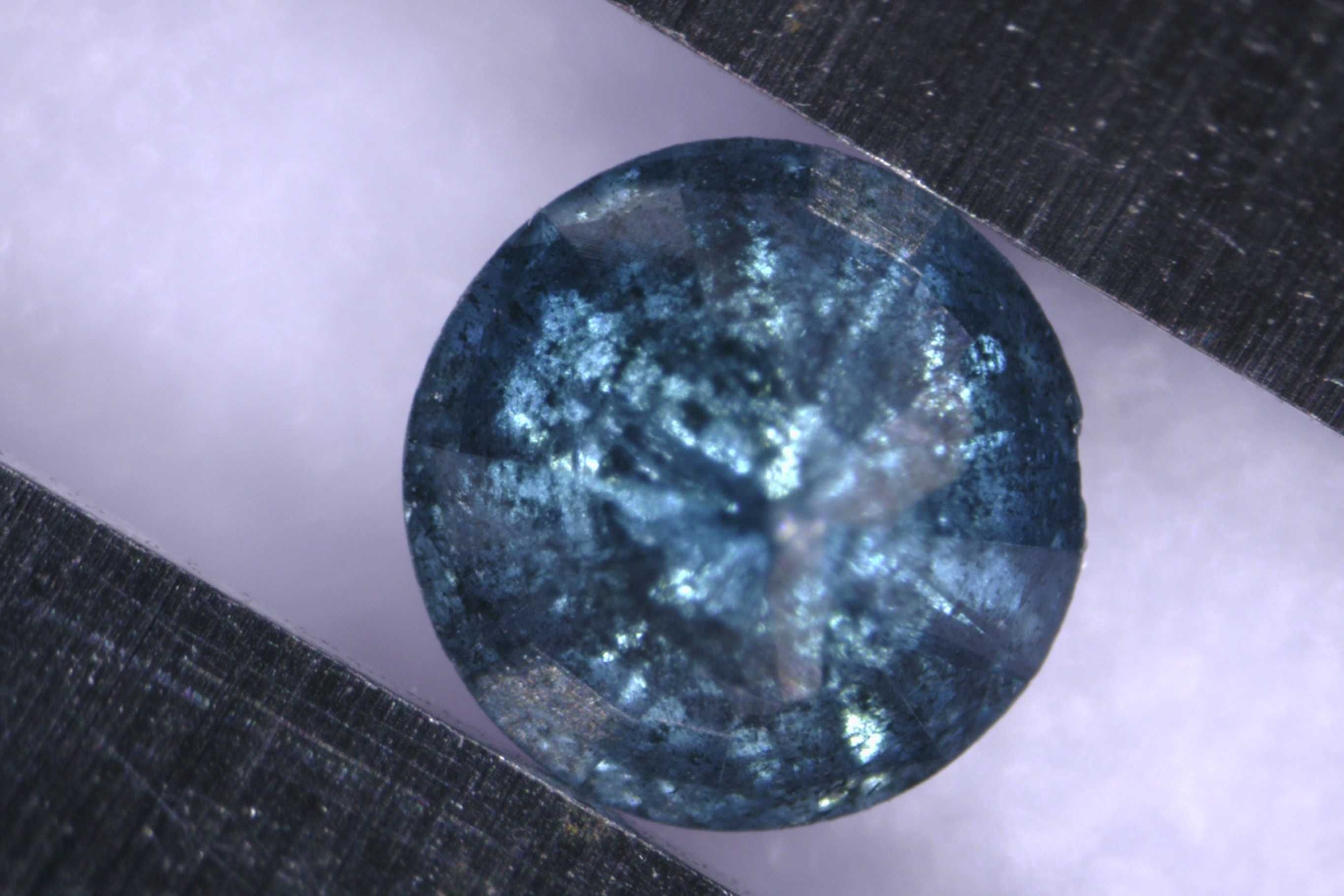 Diament 0.16ct Niebieski Brylant I3