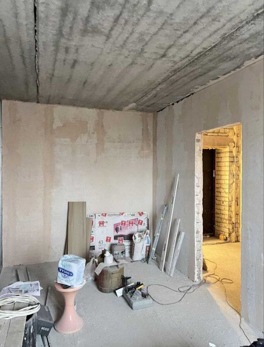 ЖК Радужный, Продам 1 ком квартиру пл 40м2, этаж 4/9ти! Начат ремонт!A