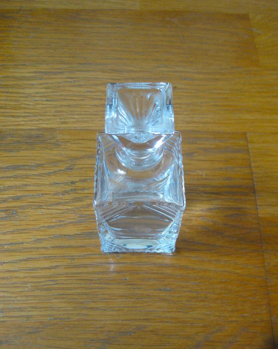 Frasco de Perfume em Cristal