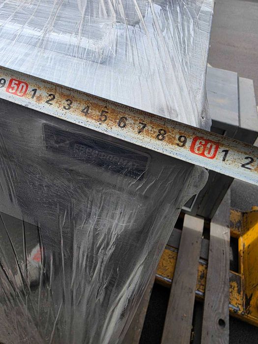 Шафа серверна Б/У, виробництво "Евроформат" у відмінному стані.