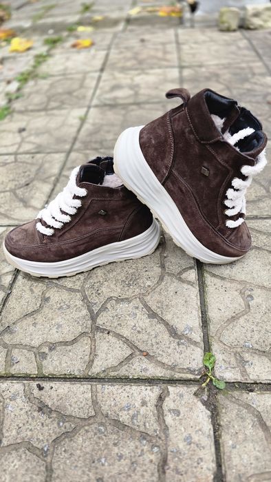 Жіночі зимові замшеві ботинки