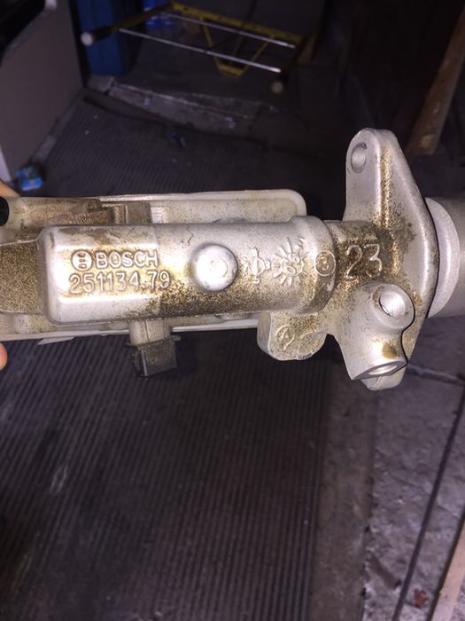 Головний гальмівний циліндр Тойота Авенсіс Т25