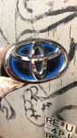Toyota hybrid емблема (знак)оригінал бу