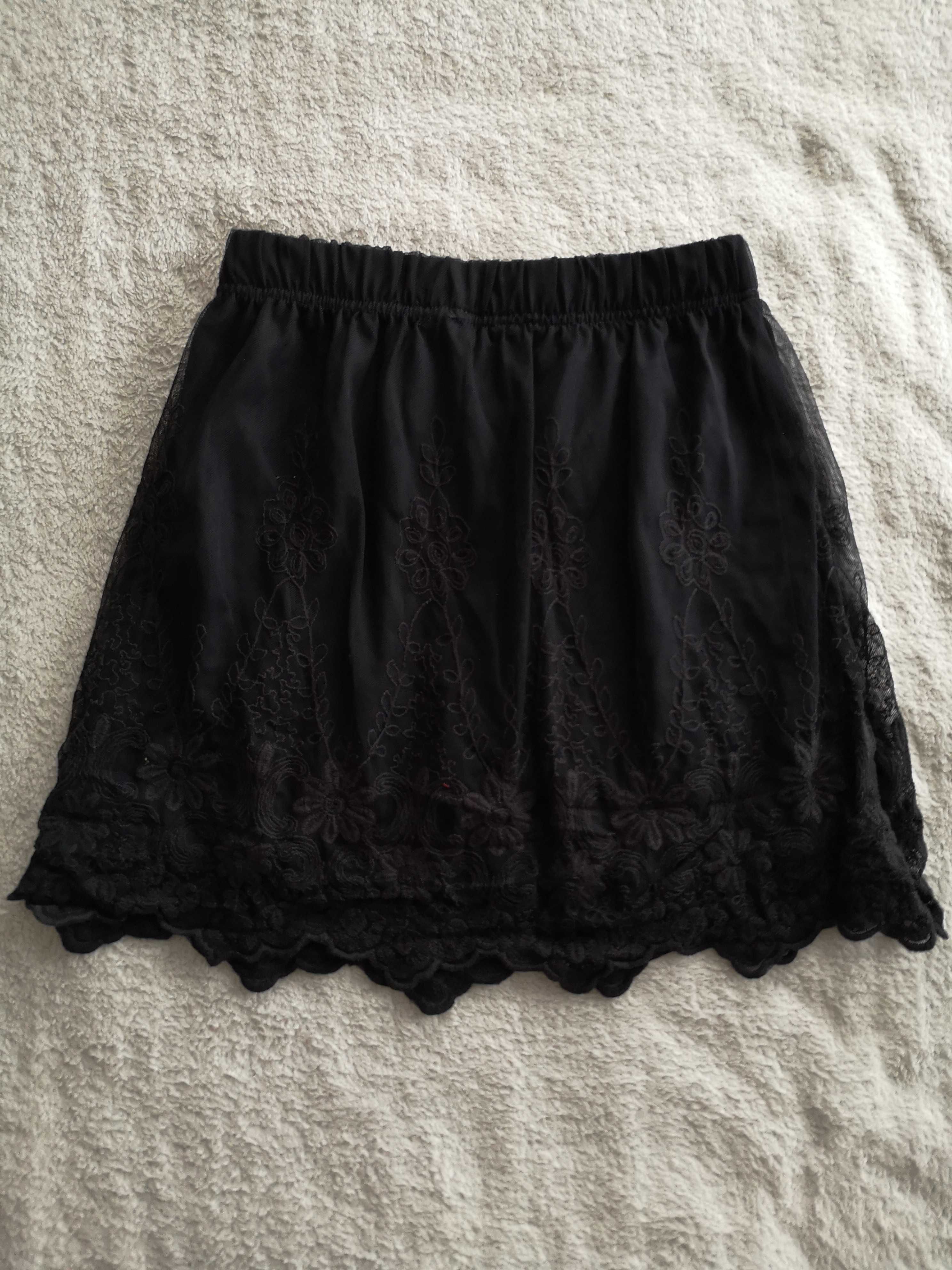 Czarna elegancka koronkowa haftowana spódnica w kwiaty Vila Clothes 34