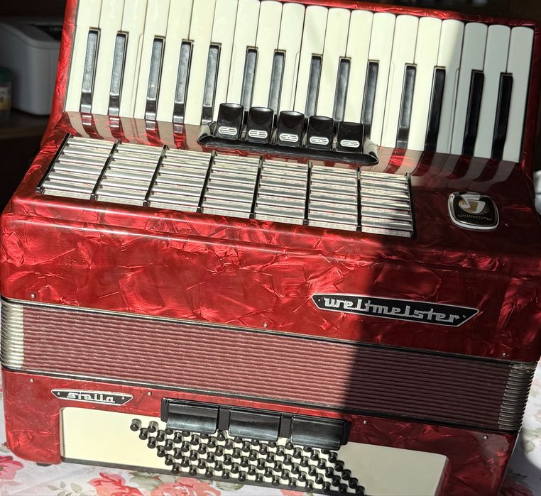 Sprzedam akordeon weimaistwr 72 b i klawiatura 80