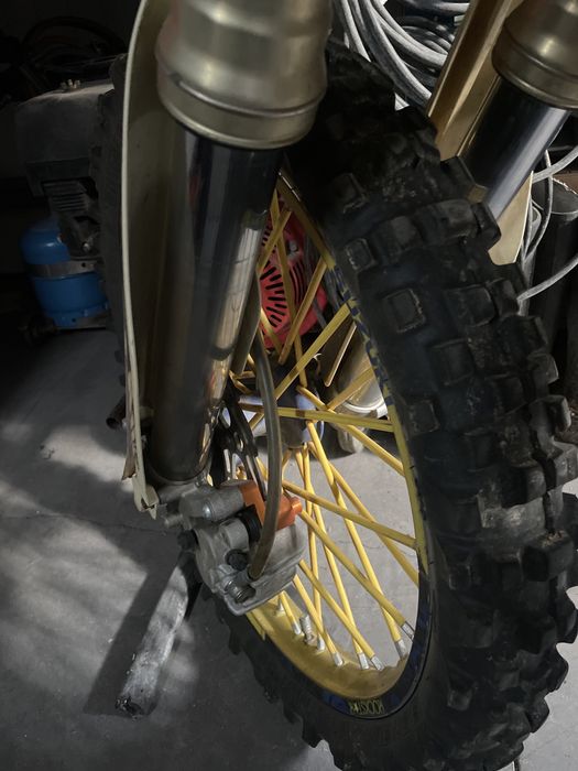 Suzuki RMZ 250 sem folgas inpecavel