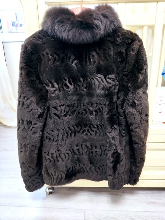 Шуба коротка з натурального хутра, 44 розмір,  молодіжна, коричнева