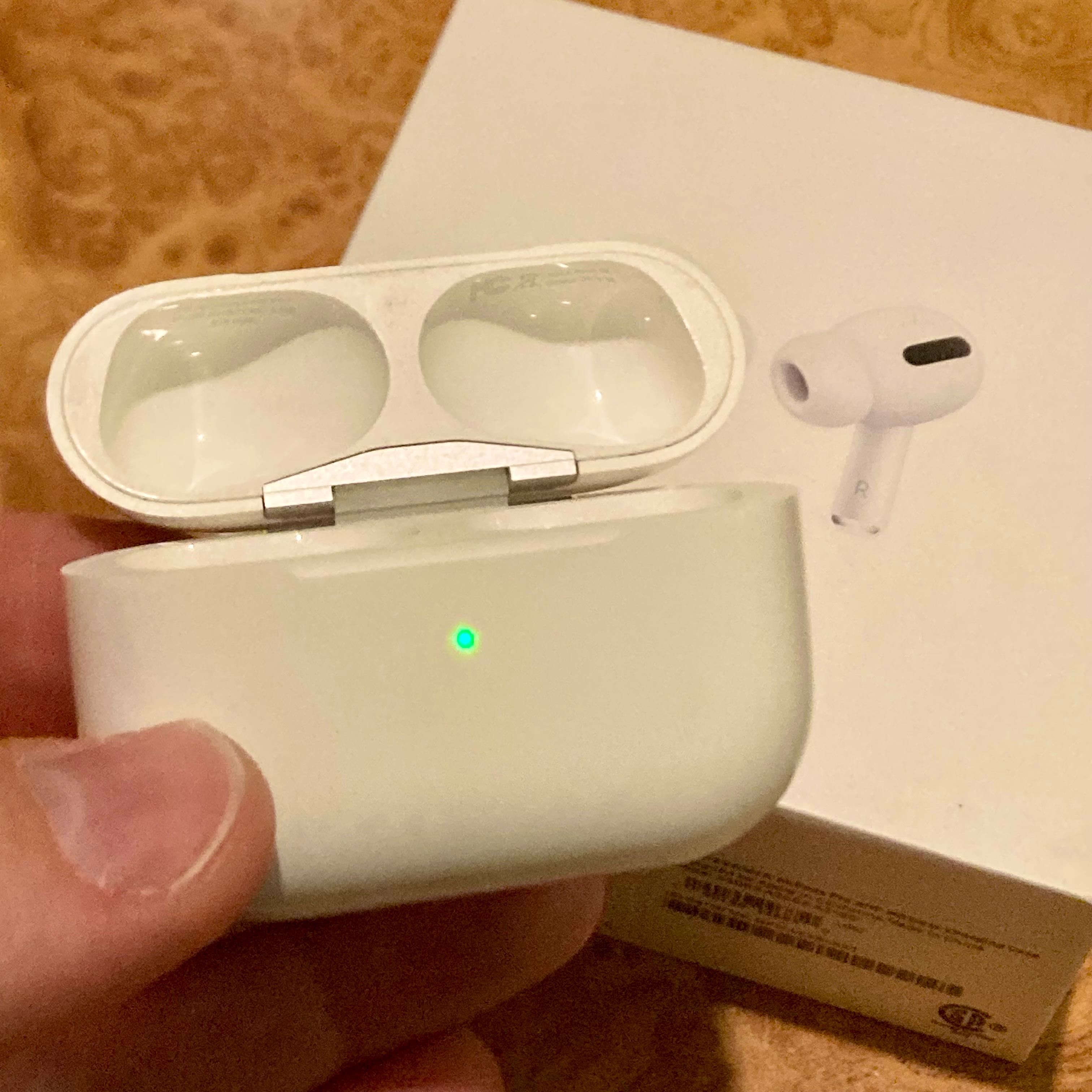 Кейс от наушников Apple AirPods Pro A2190 Case оригинал с коробкой
