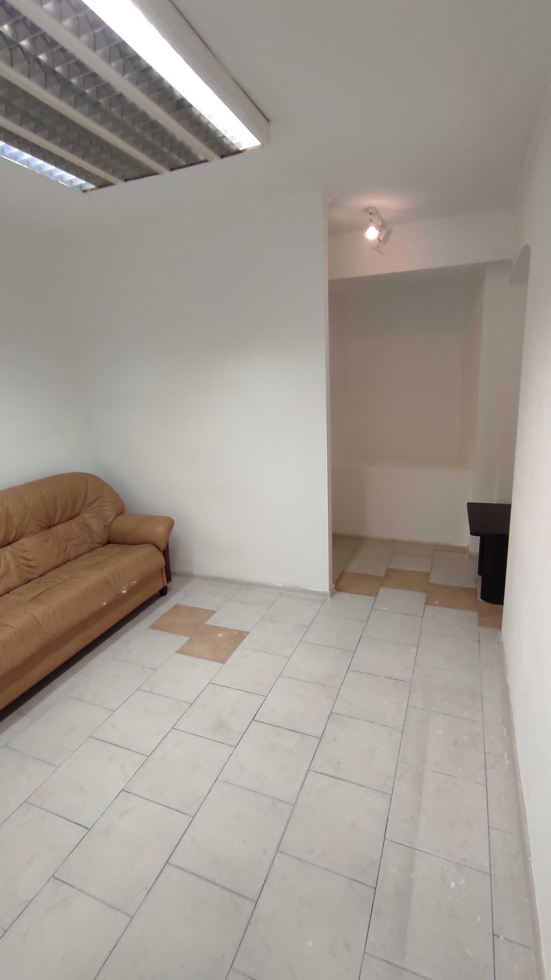 Lokal użytkowy 14,5 m2 w Alejach Częstochowa
