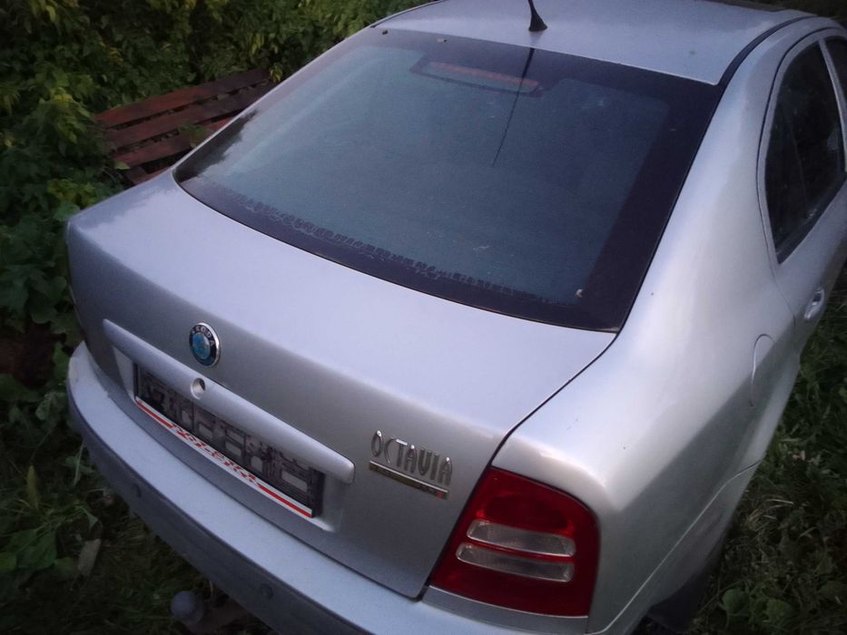 Klapa bagażnika Skoda Octavia 1. Kod lakieru 9102