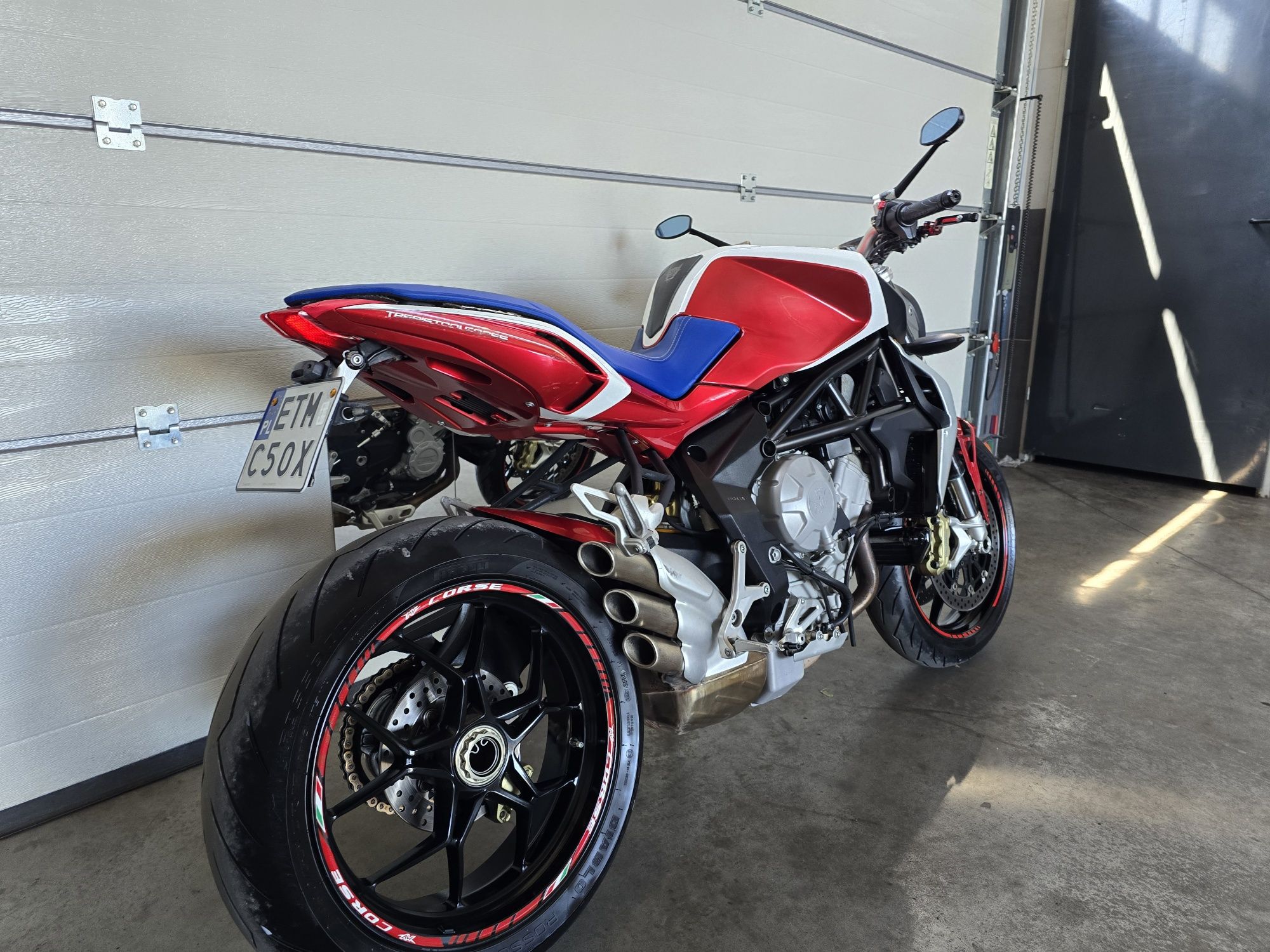 MV Agusta Brutale 800 quickshifter kontrola trakcji 20k przebiegu 13r