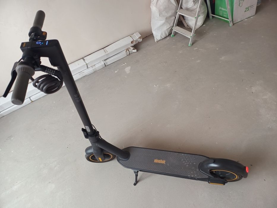 Електросамокат Ninebot KickScooter MAX G30P Black