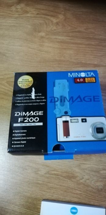 Minolta DIMAGE F100 Digital