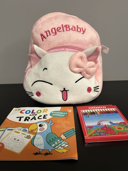 Plecaczek dla przedszkolaka 18|23cm. Do tego kolorowanka i 12 kredek.