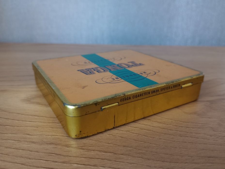 Stare metalowe pudełko . Vintage