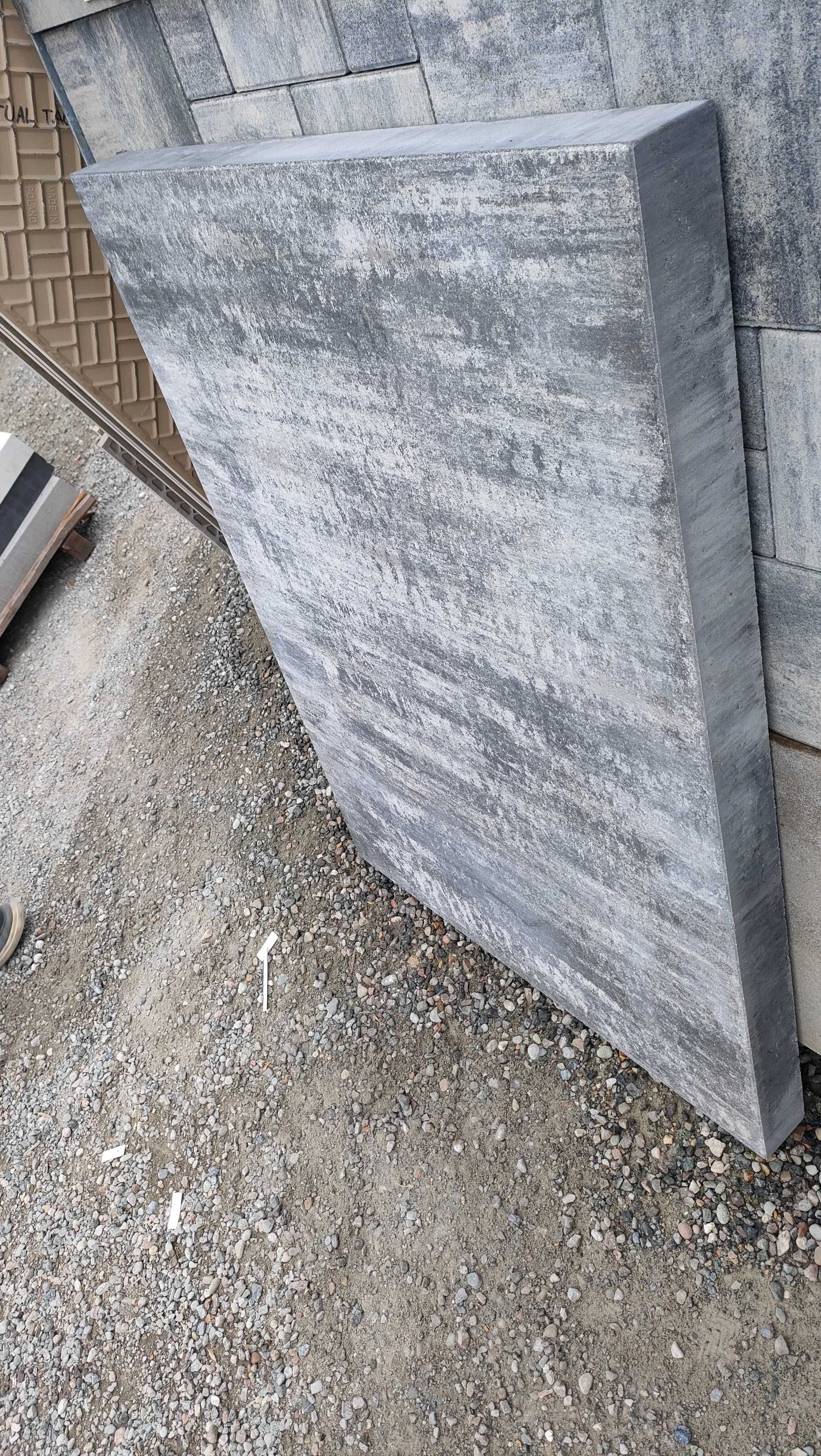 Stopnie lewitujące schody stopień schodowy podwieszane blok betonowy