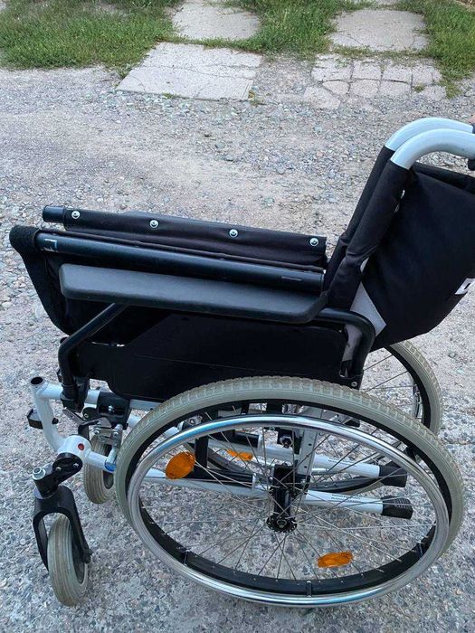 Продам інвалідну коляску DIETZ — механічна, складна, в доброму стані