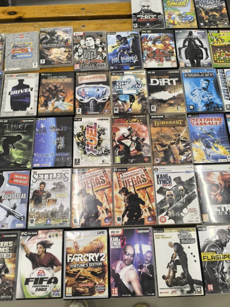 64 Jogos PC  Age of empires " Diablo 2 " " Football Manager " Guilty G