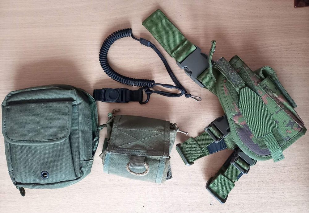 Підсумок для скидання магазинів, кобура,  аптечка