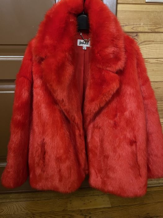 Шубка із штучного хутра бренду Jakke