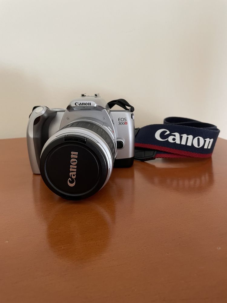 Câmera Fotográfica CANON EOS 300v