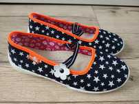 Nowe kapcie Renbut 33