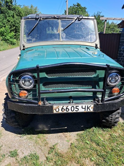 Продам уаз 469 на військових мостах.