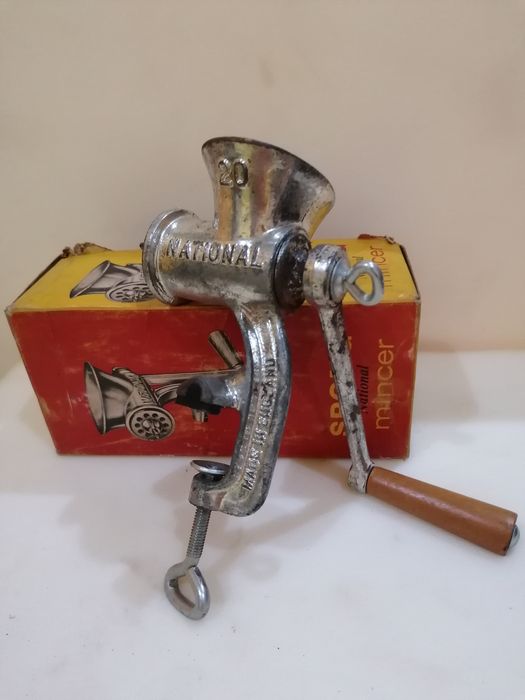 Picador de carne manual SEM USO marca Spong muito ANTIGO