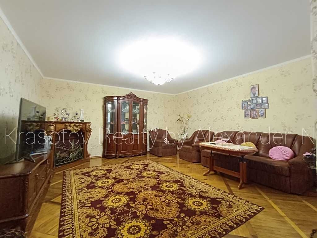Французский б-р: продам дом на две 2 ком квартиры в престижном районе!