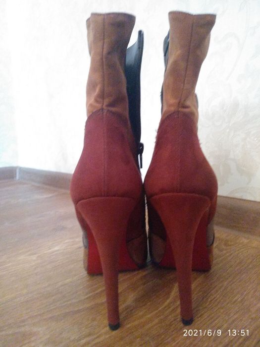 Жіночі нові італійські полусапожки, демісезонні, замша, 39р.