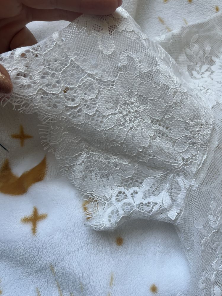 Koronkowy crop top