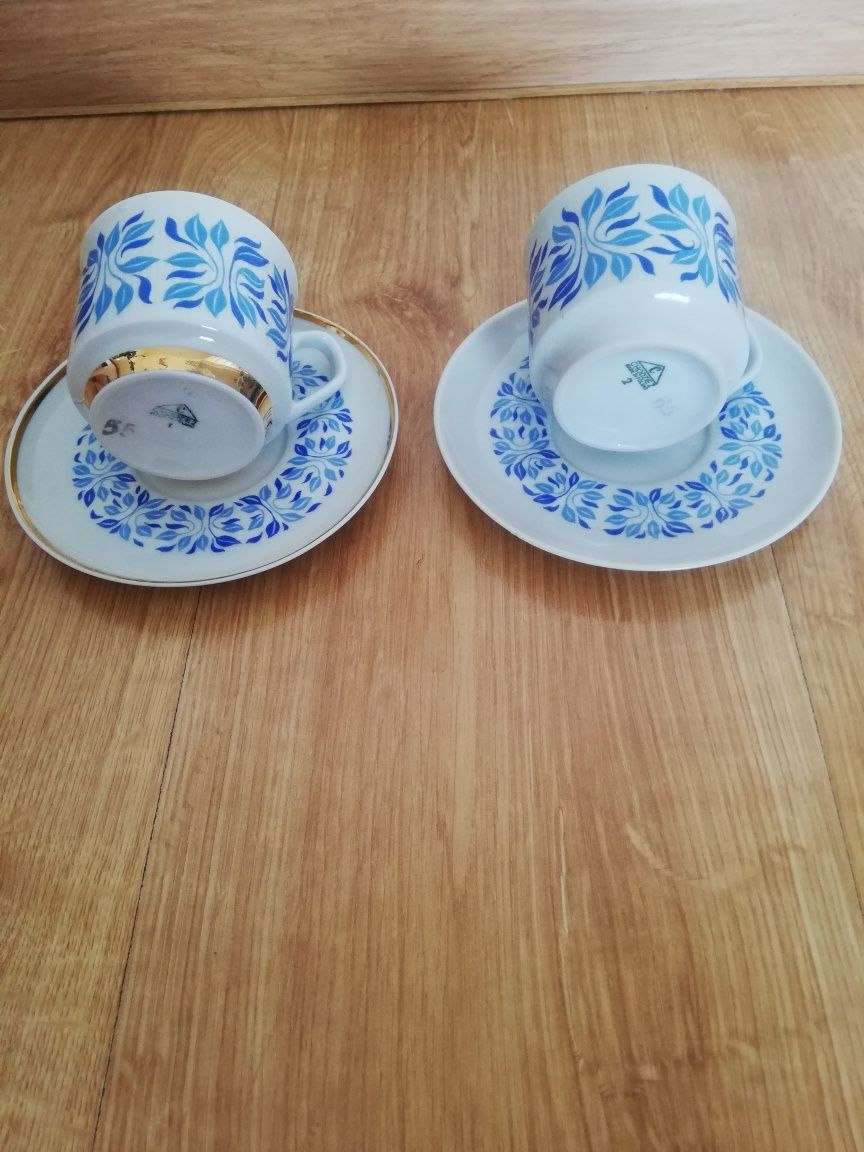 Dwie filiżanki porcelanowe z podstawkami Chodzież PRL