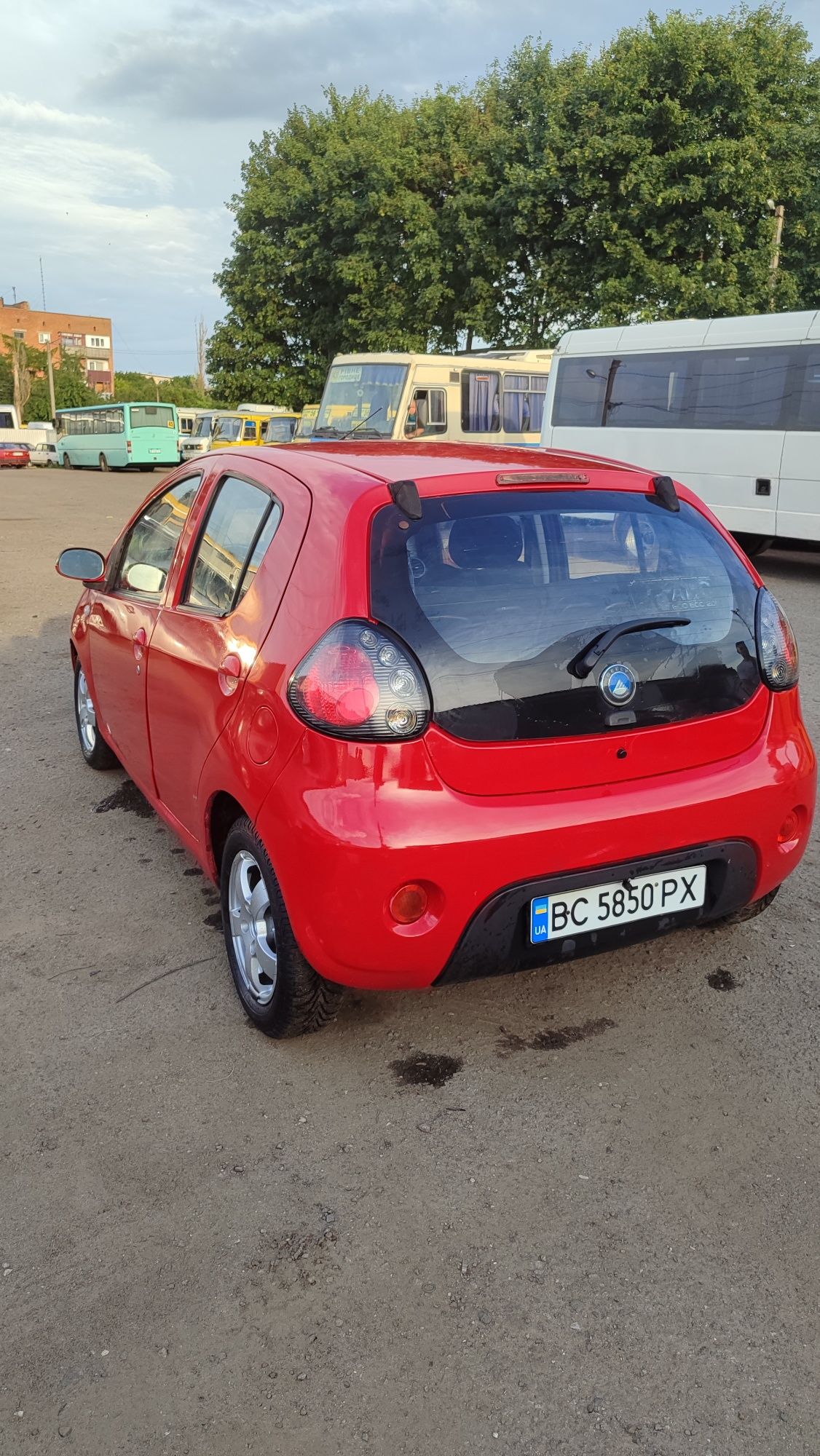 Geely panda 2013 на повному ходу