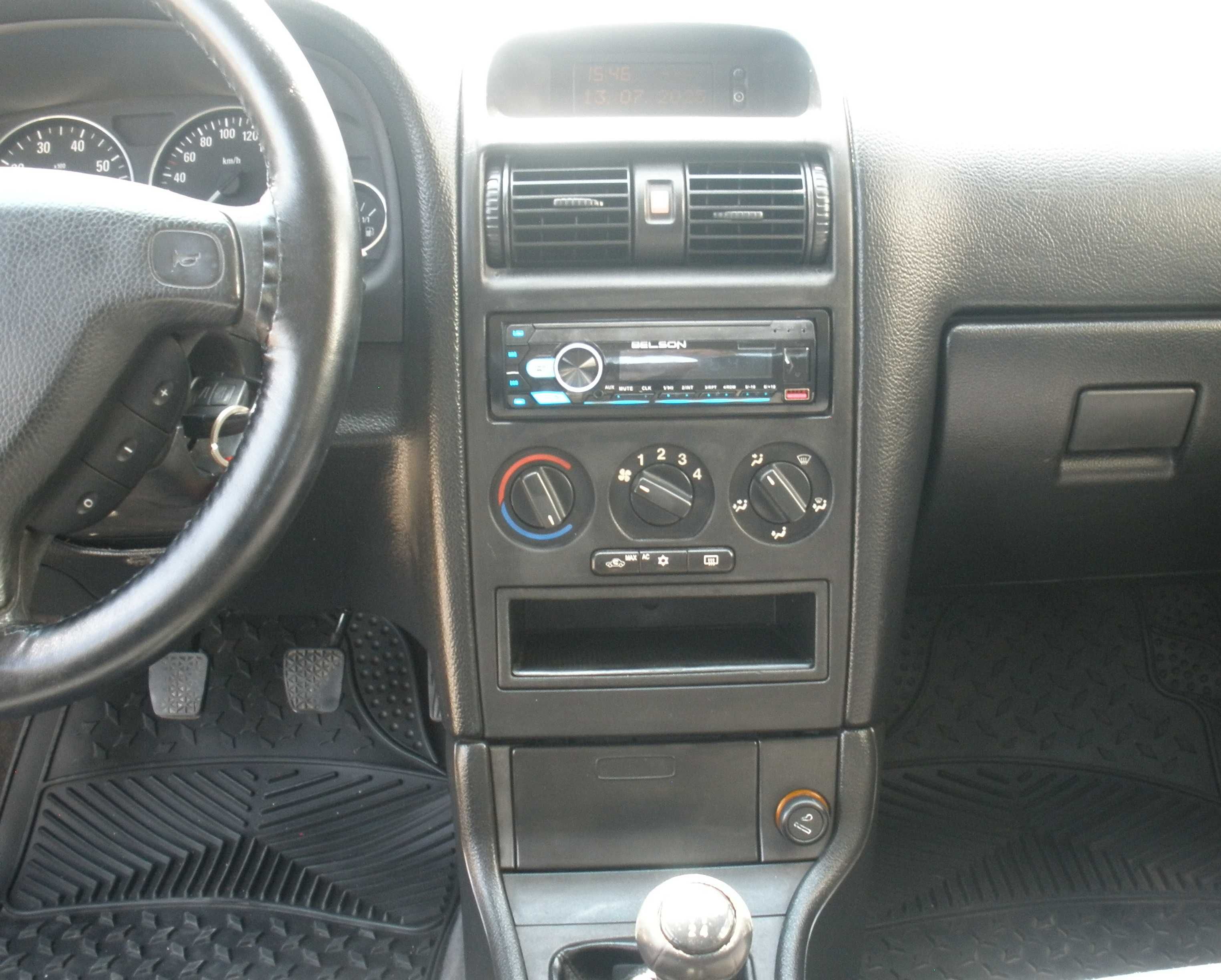 Opel Astra. Impecável ... Muito estimado ... Comprove