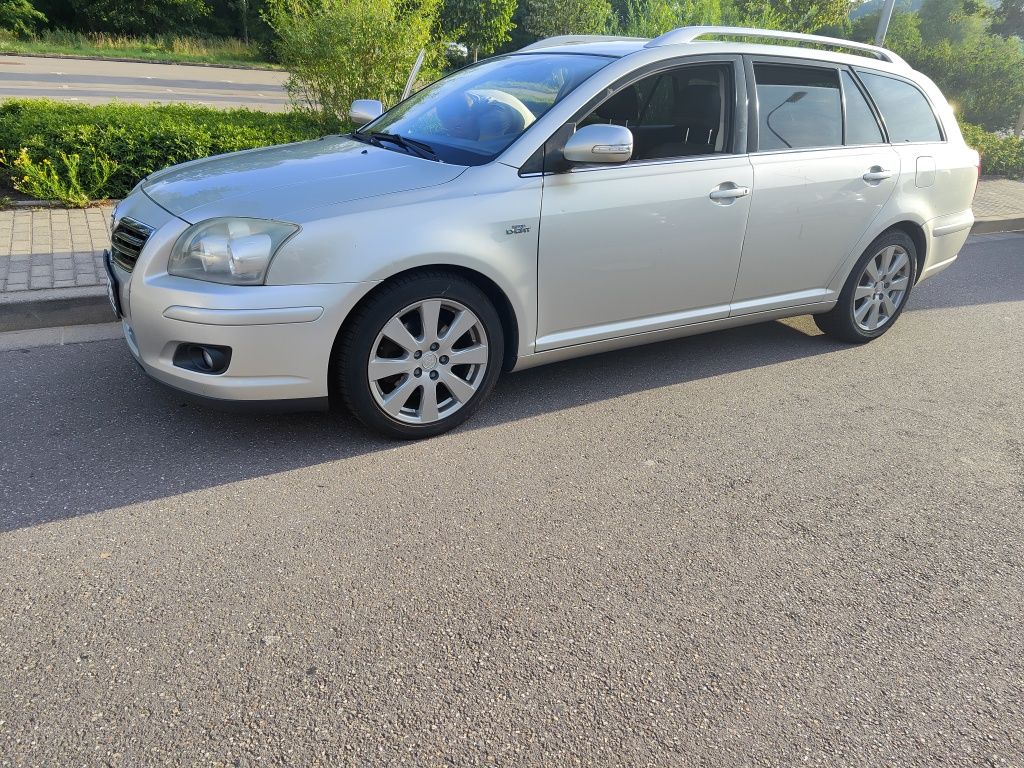 Toyota Avensis 2009  2.2 disel для військових