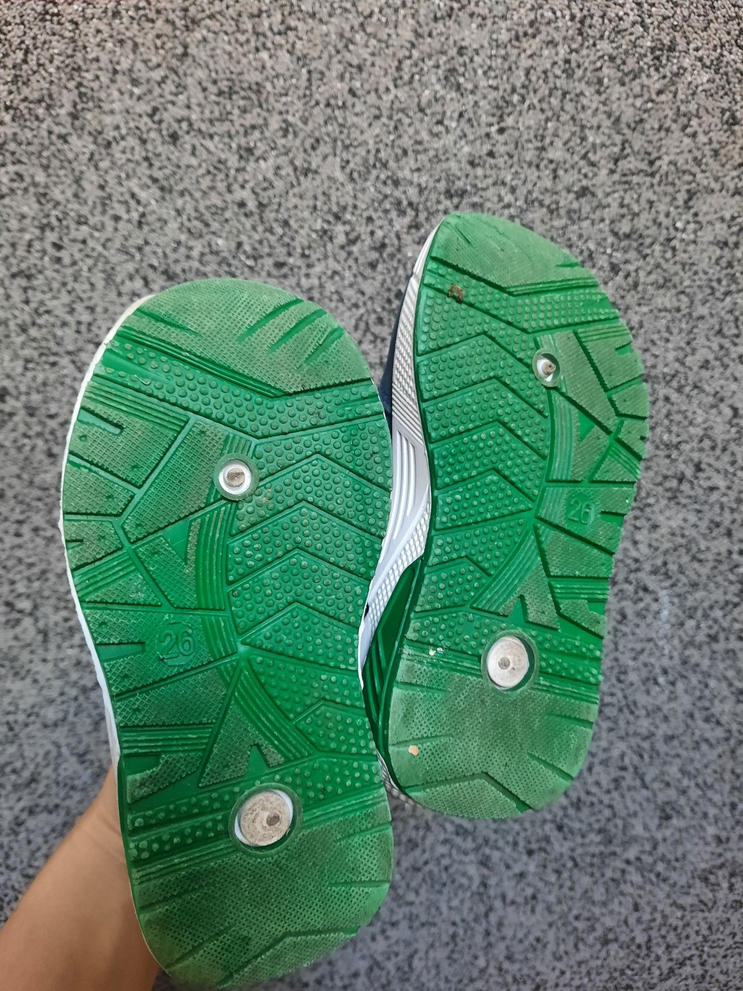 Buty chłopięce Bekkin rozmiar 26