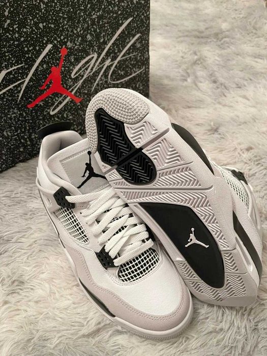 Buty damskie Trampk Jordan 4 Retro Military Black R.39