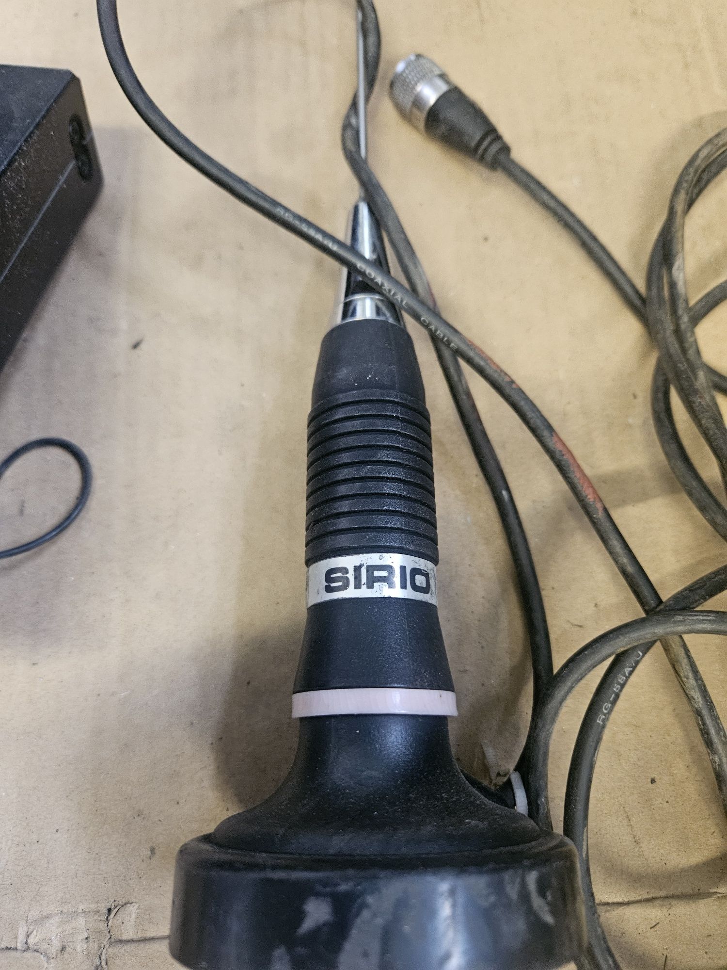 CB radio Unident 520xl, antena magnes sirio