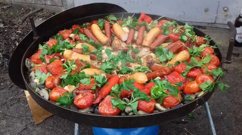 сковорода з диска для пікніка або мангала з кришкою